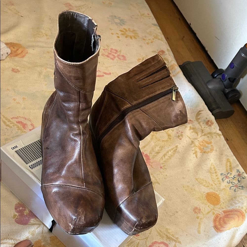 Antelope Chestnut Leather Ankle Booties